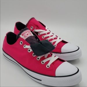 Converse(Brand New in Box)Size 7 Pink/Black/white